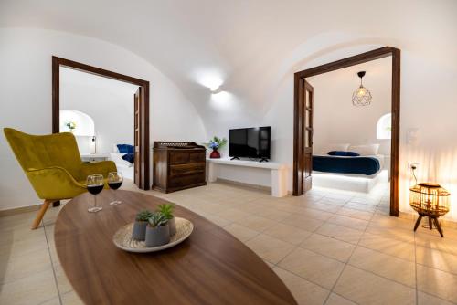 Iridanos Cave House - main image