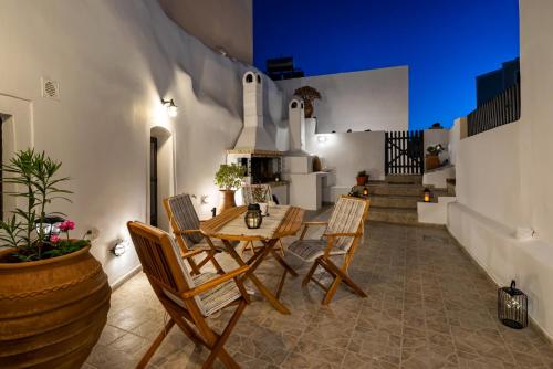 Iridanos Cave House - image 12