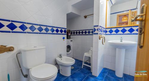 3 bedrooms, 6 beds