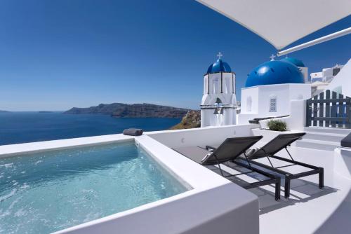 Bluedome Cavehouse Santorini