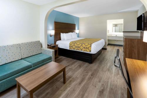  Baymont by Wyndham Biloxi Ocean Springs image 1