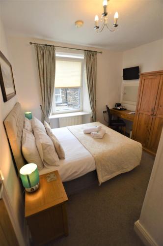 All Seasons Guest House - image 6