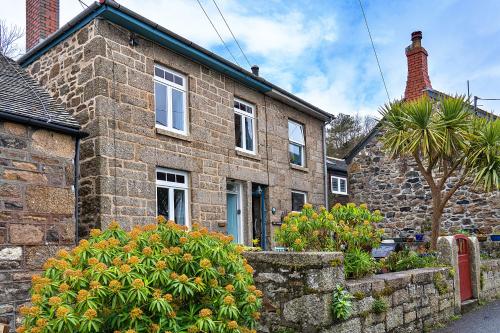Finest Retreats - Cosy Mousehole Cottage With Sea Views