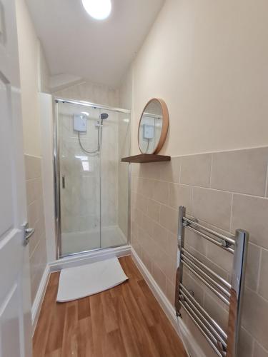 Perfect Location 2 BR serviced apartment Nr Bike Park Wales & Brecon Beacons