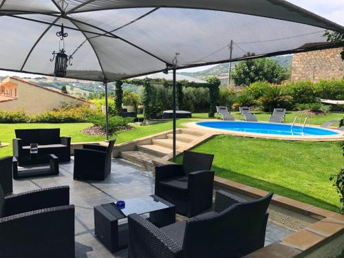  5 bedrooms mansion with private pool enclosed garden and wifi at Gesturi in Gesturi