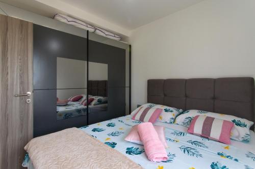 One Bedroom Apartment image 9