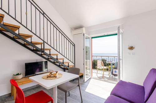 Gallery Studio Apartment with Balcony and Sea View 