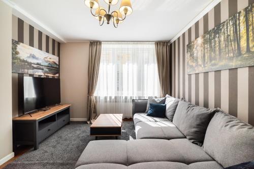 City Centre Luxury Apartment by BookingHost, Warsaw