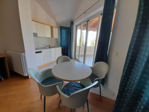 Konyha, Villas Plat in Plat