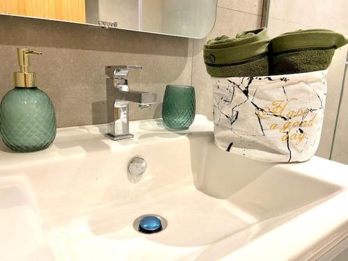 Anfa Living 29-The Gatsby 5 Chic&New Apt near Sea, Casablanca (foto 7)