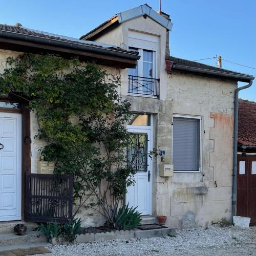 Bejárat, Maison à louer Les Roses (Maison a louer Les Roses) in Baroville