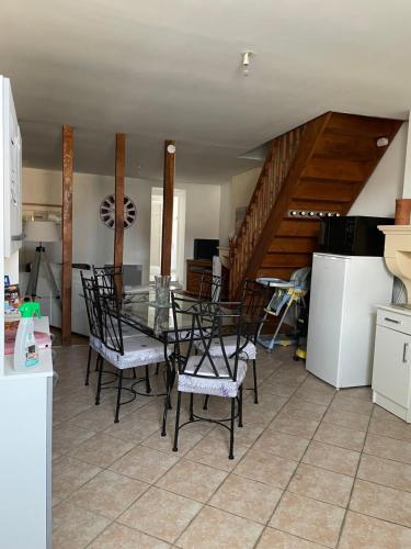 Konyha, Maison à louer Les Roses (Maison a louer Les Roses) in Baroville