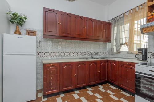 Nice 2bedroom apartment in Pagkrati, Atene (foto 10)