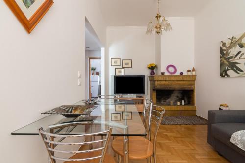 Nice 2bedroom apartment in Pagkrati, Atene (foto 8)