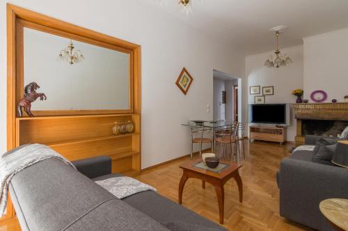 Nice 2bedroom apartment in Pagkrati, Atene (foto 9)