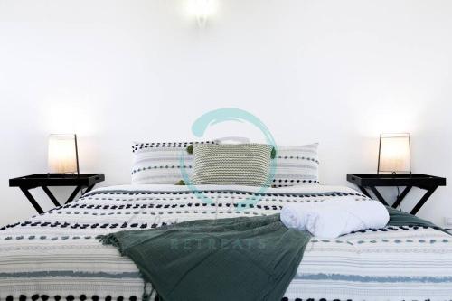 ZEN LUXURY: 2-Story 4-BR Penthouse in Darwin City with Mindal Markets & Harbour Views