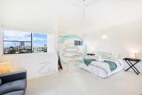 ZEN LUXURY: 2-Story 4-BR Penthouse in Darwin City with Mindal Markets & Harbour Views