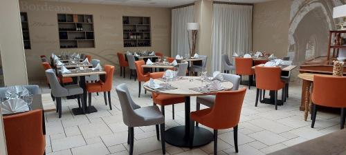 Logis Hotel Restaurant Le Relais De L'abbaye - Orne