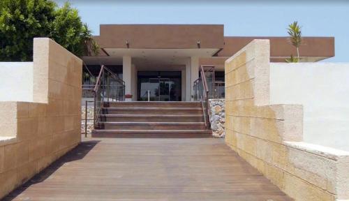 Anavadia Hotel - image 2