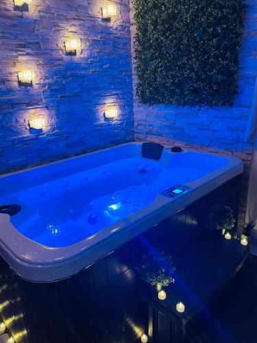 Spa, BY NEPTUNE - Appartement rustique JACUZZI in Bondy