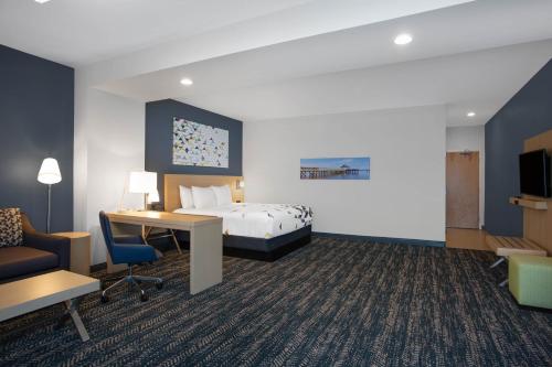 La Quinta Inn & Suites by Wyndham Manassas, VA- Dulles Airport