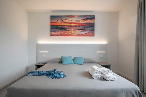 2 bedrooms, 4 beds