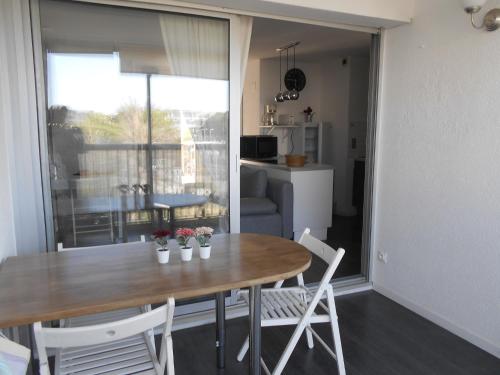 Apartment image 4