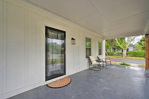 Gorgeous North Carolina Retreat with Fire Pit!