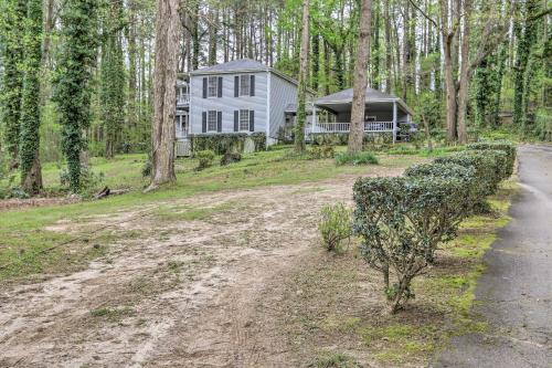 Riverdale Studio about 18 Mi to Downtown Atlanta! in Fayetteville (GA)