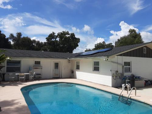 SPACIOUS POOL HOME in North FL in Keystone Heights, USA