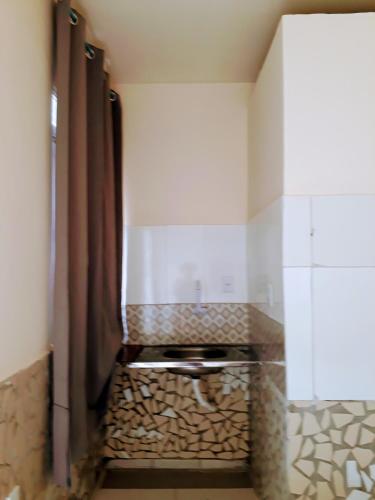 Single Room with Bathroom image 1