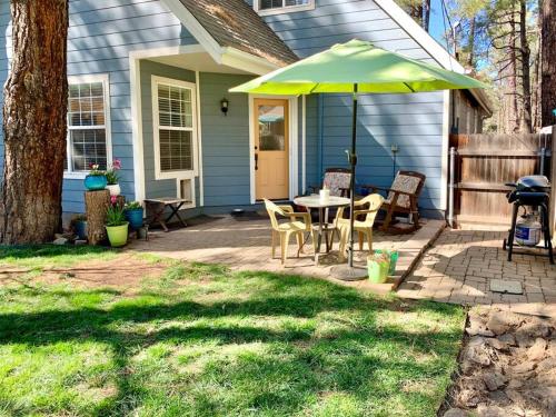 The Comforts' Inn: Mountain Escape in Kachina Village (AZ)