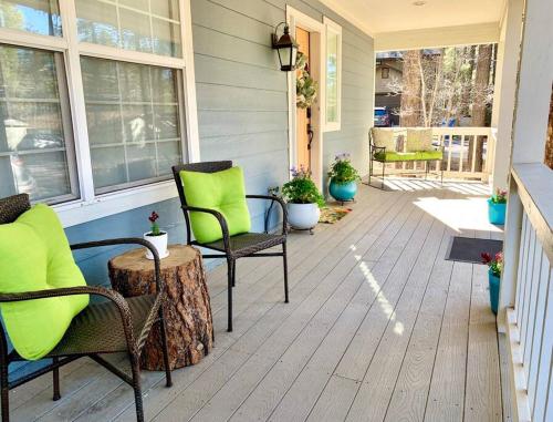 The Comforts' Inn: Mountain Escape in Kachina Village (AZ)