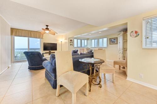 Paradise Ocean 3 Bedrooms Sleeps 6 Vilano Beach Pool Ocean Front - image 10