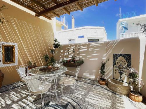  Rose traditional house in 85102 Archangelos