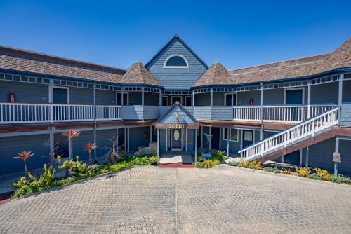 Shoreline Inn...on the beach – Cayucos, CA
