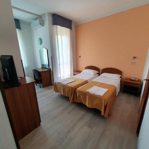 HOTEL PERLA Room Type - Twin Room