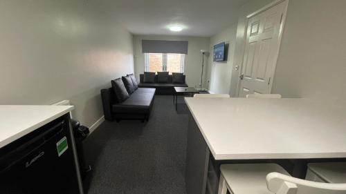 Mays Apartments - image 11