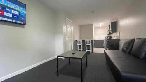 Mays Apartments - image 9