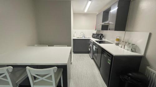 Mays Apartments - image 8