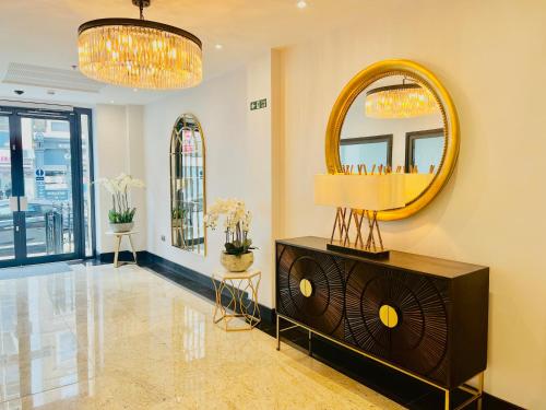 Hatton Garden Hotel - image 14