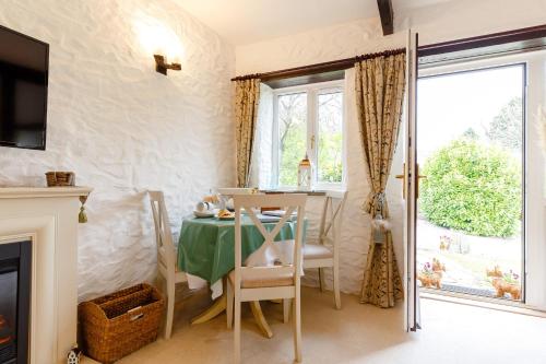 Poldark Cottage Liskeard - image 9