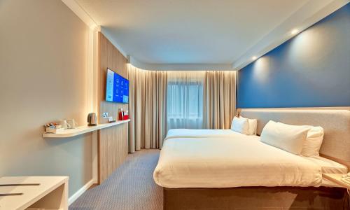 Standard Twin Room with Free Hot Breakfast
