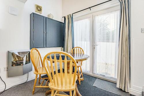 Hotellet från utsidan, West Sea View No 5 in Freshwater North