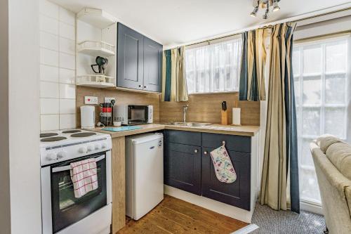 Hotellet från utsidan, West Sea View No 5 in Freshwater North