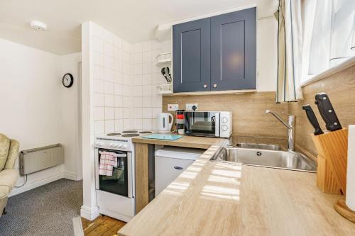 Hotellet från utsidan, West Sea View No 5 in Freshwater North