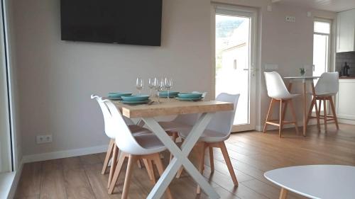 Létesítmények, Vila Mariña. Casa marinera con terraza sobre el mar en Caión (Vila Marina. Casa marinera con terraza sobre el mar en Caion) in Caion