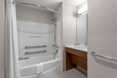 Microtel Inn & Suites by Wyndham Niagara Falls in Niagara Falls, USA