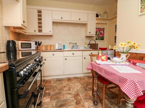 Elm Cottage Bideford - image 9