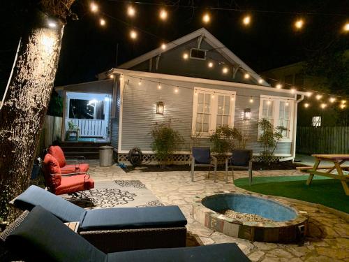 Pershing Place: Historic home with heated spa/pool by Zoo, Pearl, Golf, Witte near Brackenridge Park